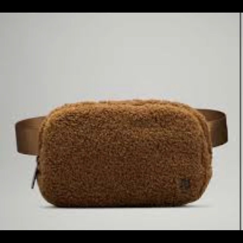 NWT Lululemon Brown Sherpa Belt Bag